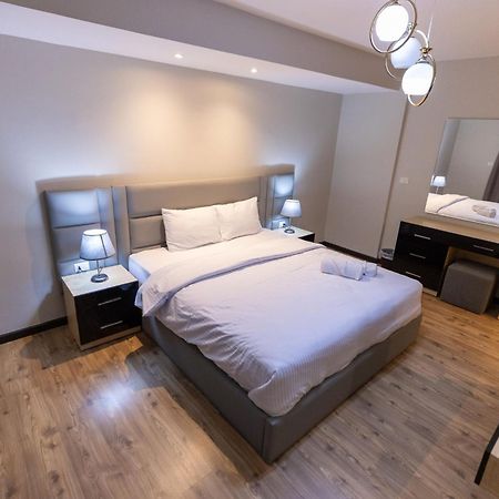 Ferienwohnung Luxury 3Br Pool View Near Airport! Kairo Exterior foto