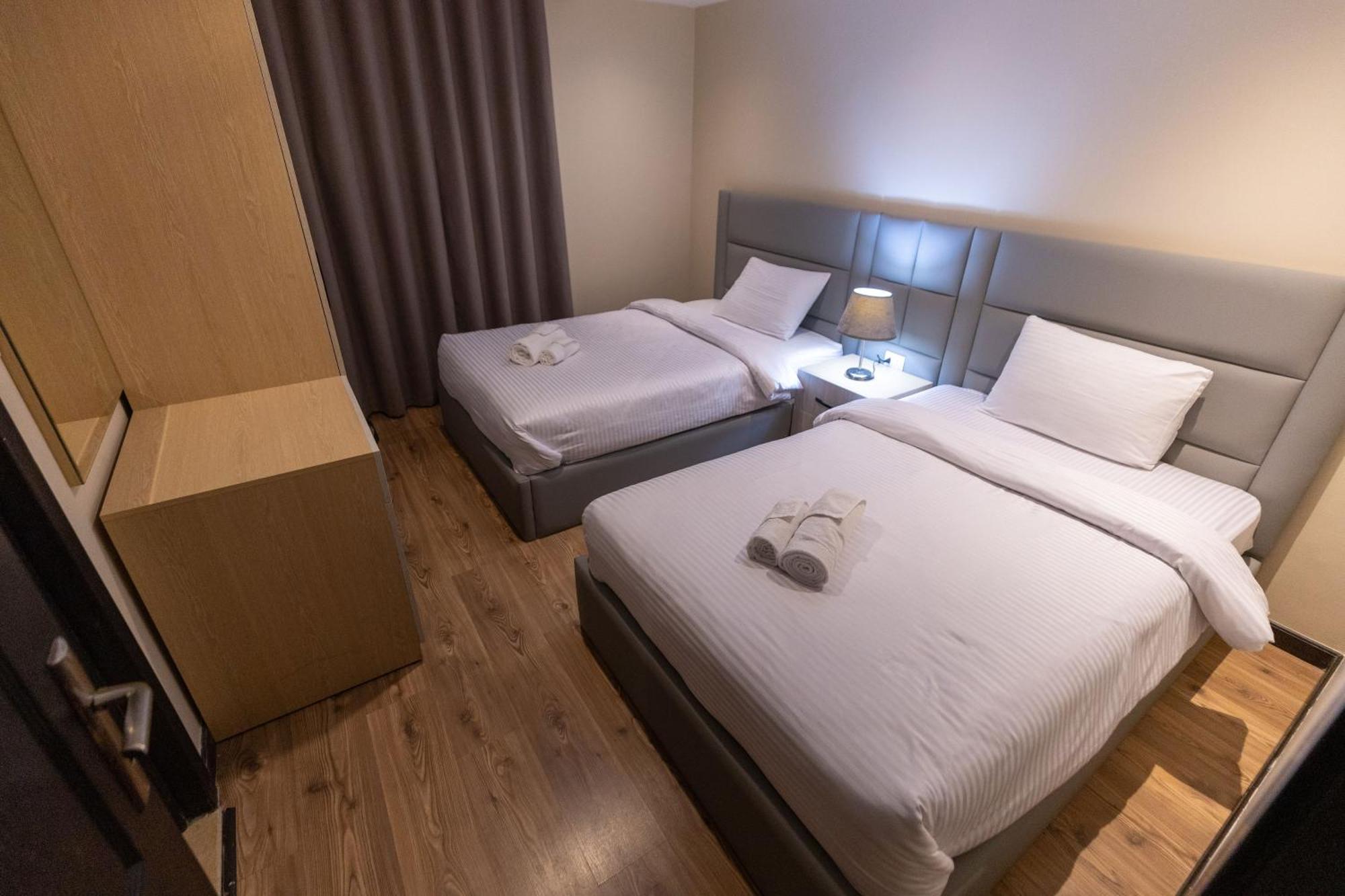 Ferienwohnung Luxury 3Br Pool View Near Airport! Kairo Exterior foto